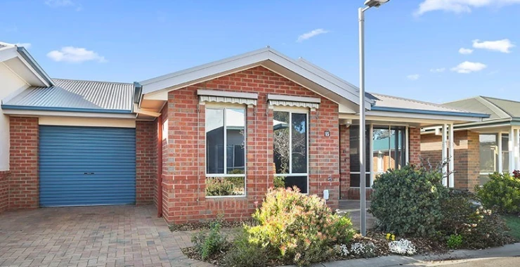 murray-halberg-retirement-village-big-enough-for-two-3513