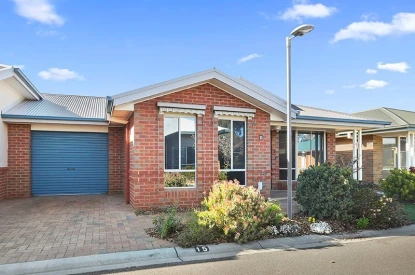 murray-halberg-retirement-village-big-enough-for-two-3513